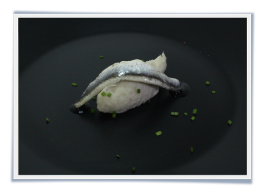 Truffes douce mousse de pomme de terre avec l'anchois marinés